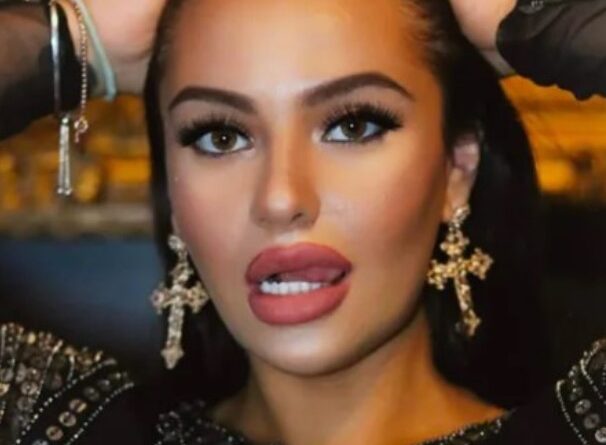 Linda de Sousa Abreu Video and The Crisis Exposing